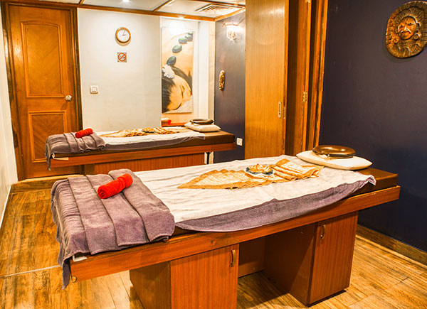 Spa massage treatment